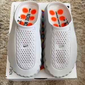 Women’s Nike Mind 001